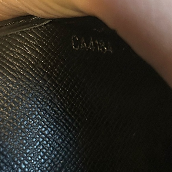 FULL INCLUSION - Authentic Louis Vuitton Black Epi Leather Pocket Agenda Cover - Picture 12 of 14